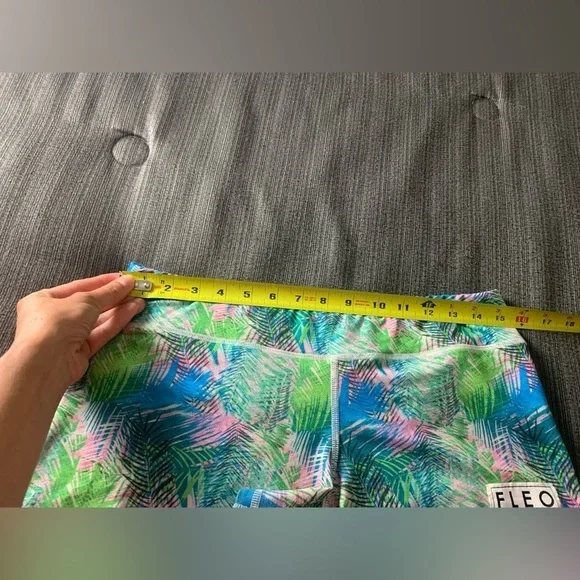 FLEO Iridescent Tropical Hawaiian Palm Tree Print Shorts Pink Green Blue Large - Picture 7 of 9